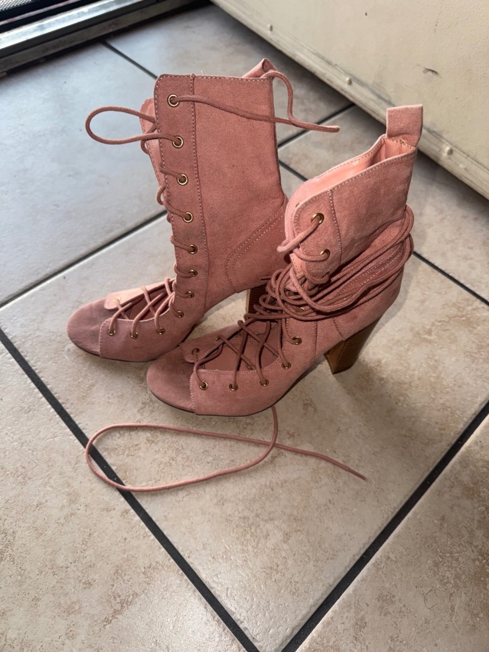 Boot heels
